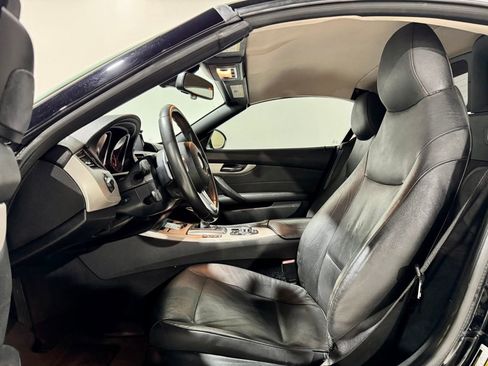 Used 2015 BMW Z4 sDrive28i image 3