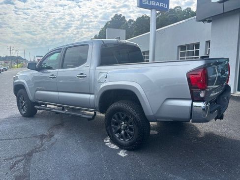 Used 2020 Toyota Tacoma SR5 AWD/4WD image 2