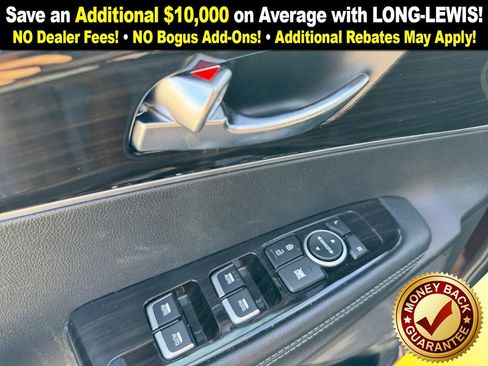 Used 2019 Kia Sorento LX image 16