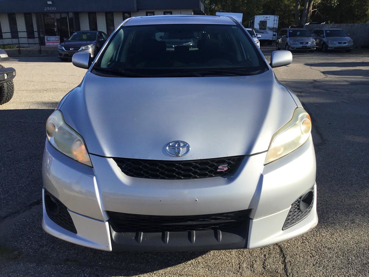 Used 2010 Toyota Matrix S FWD image 3