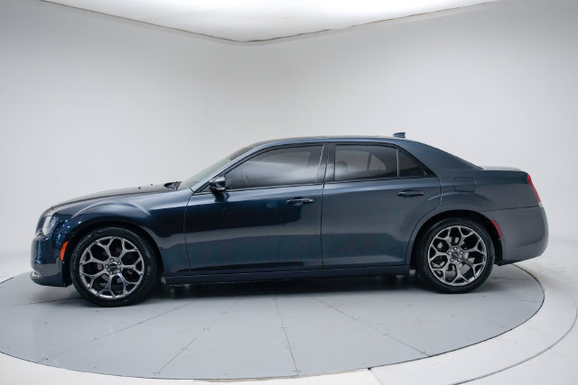 Used 2018 Chrysler 300 S w/ 300S Premium Group 2 RWD image 2
