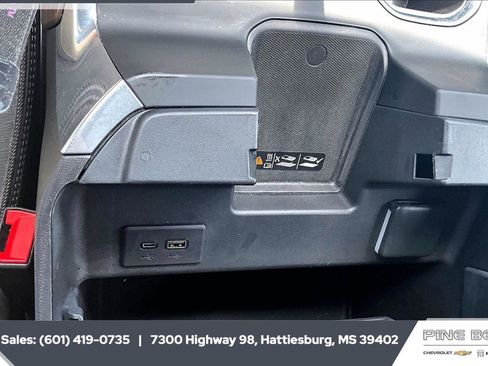 Used 2023 Chevrolet Silverado 1500 High Country w/ Technology Package AWD/4WD image 26