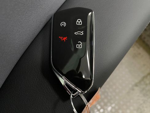 New 2026 Volkswagen Tiguan SE R-Line image 29