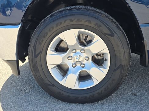 Used 2022 RAM 1500 Big Horn AWD/4WD image 12