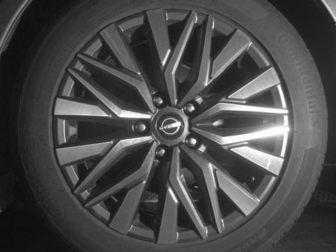 Used 2025 Nissan Altima 2.5 SV FWD image 17