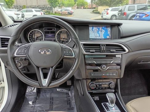 Used 2017 INFINITI QX30 Premium w/ Navigation Package AWD/4WD image 20
