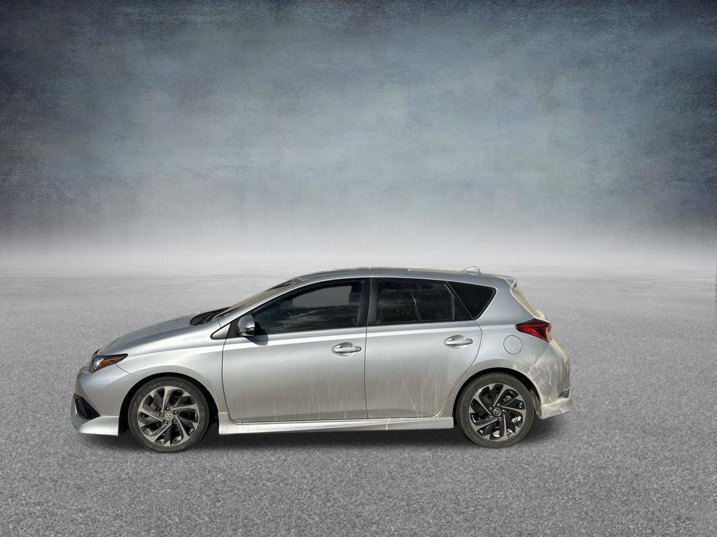 Used 2018 Toyota Corolla iM FWD image 2
