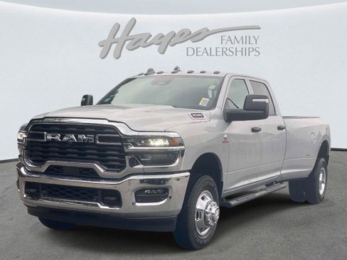 New 2026 RAM 3500 Tradesman AWD/4WD image 6