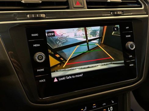 Used 2024 Volkswagen Tiguan SE image 13