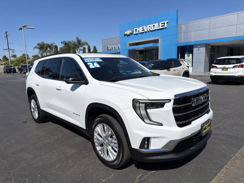 Used 2026 GMC Acadia Elevation w/ Elevation Premium Package FWD image 2