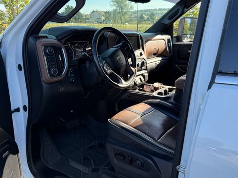 Used 2021 Chevrolet Silverado 3500 High Country w/ Z71 Off-Road Package AWD/4WD image 3