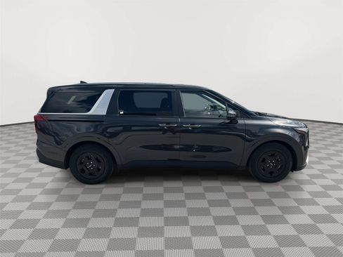 Used 2026 Kia Carnival FWD image 4