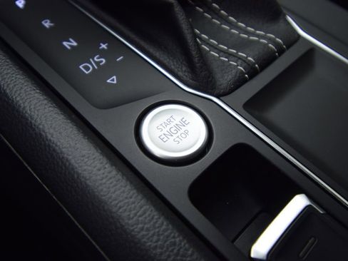 Used 2022 Volkswagen Atlas SE image 33