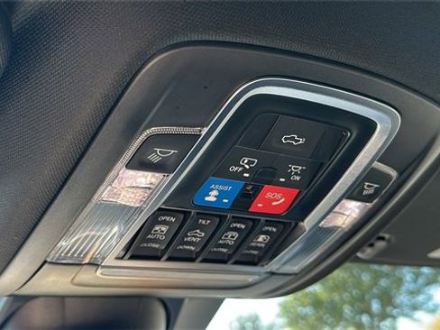 Used 2023 RAM 1500 Limited w/ Body Color Bumper Group image 18