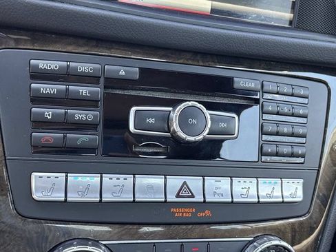 Used 2015 Mercedes-Benz SL 550 image 33