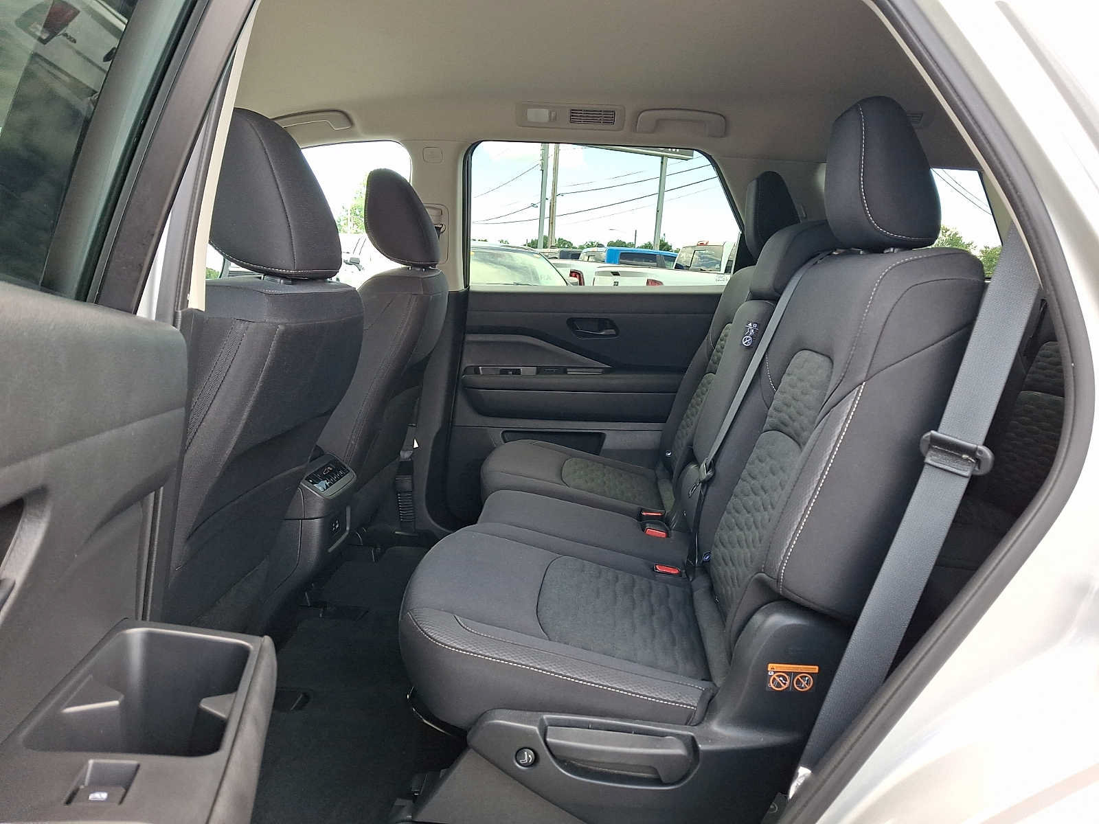 Used 2025 Nissan Pathfinder SV AWD/4WD image 11