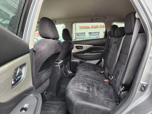 Used 2017 Nissan Murano SV image 12