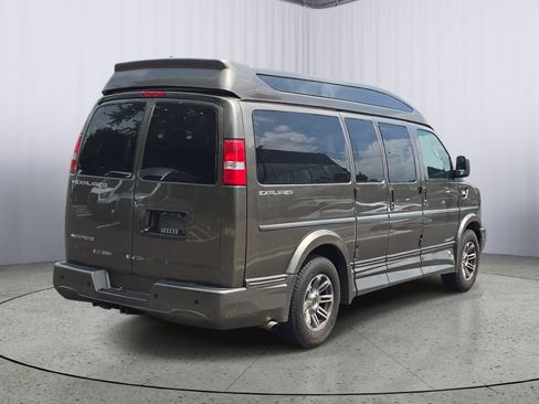 Used 2020 Chevrolet Express 2500 w/ Enhanced Convenience Package RWD image 3