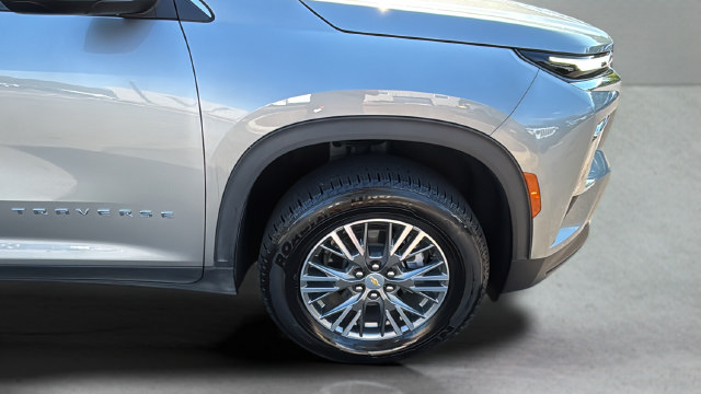 Used 2025 Chevrolet Traverse LT AWD/4WD image 36