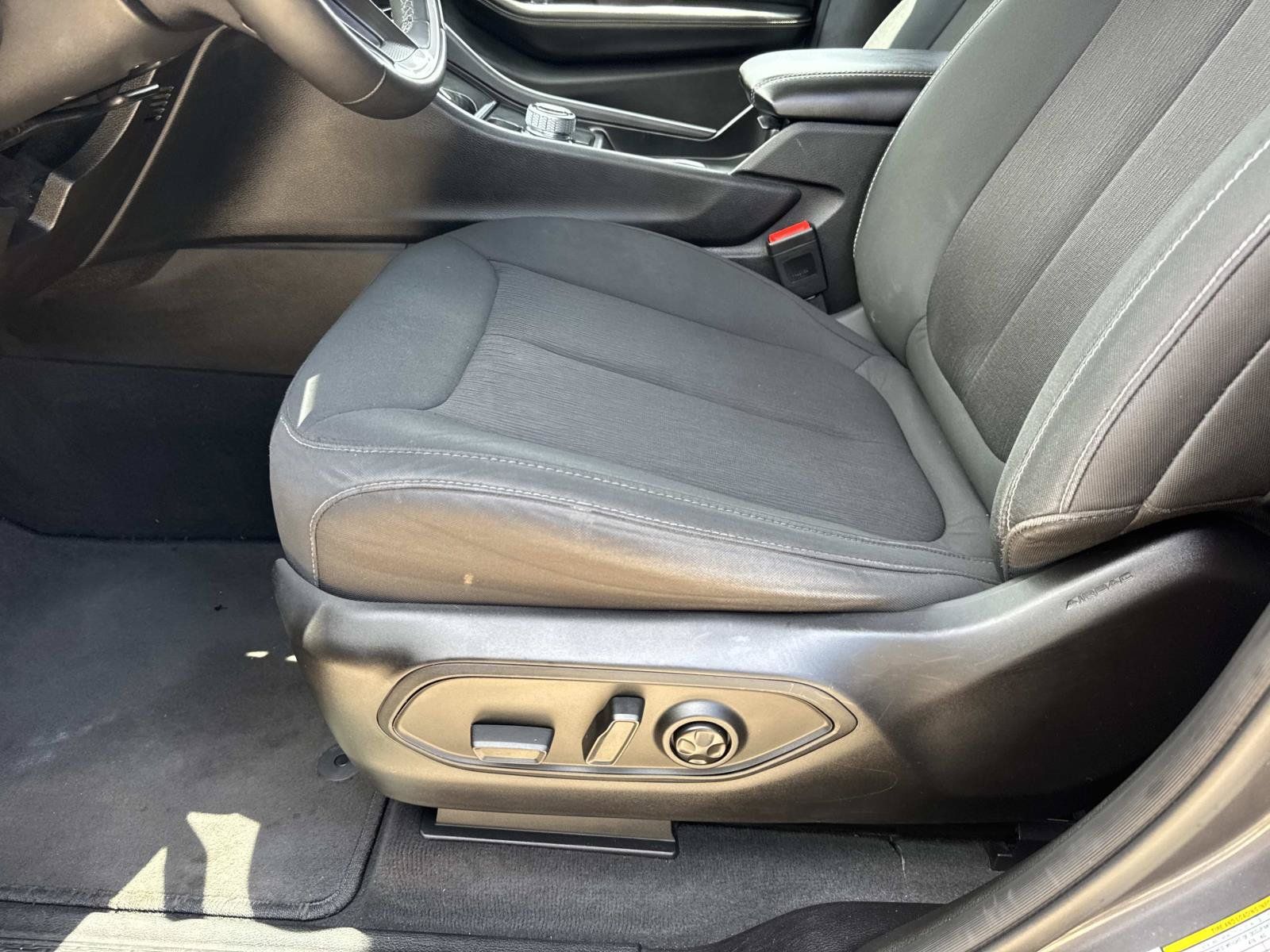 Used 2024 Jeep Grand Cherokee Laredo RWD image 16