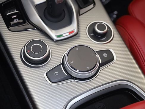 Used 2023 Alfa Romeo Stelvio Veloce image 31