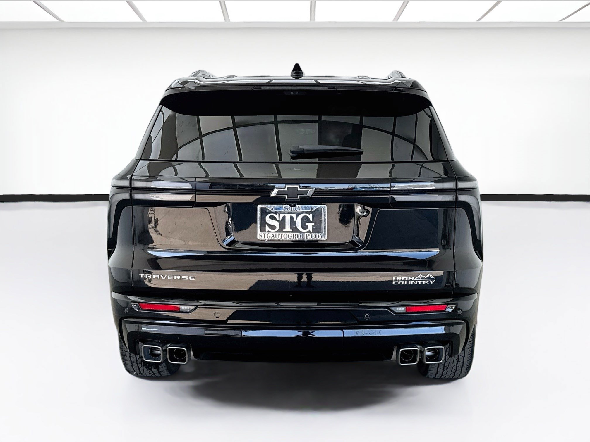 Used 2025 Chevrolet Traverse High Country FWD image 5