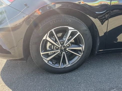 Certified 2023 Kia Forte LXS FWD image 7