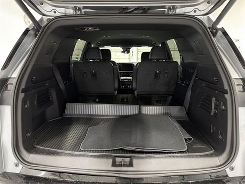 New 2026 Chevrolet Traverse RS w/ LPO, Floor Liner Package image 16