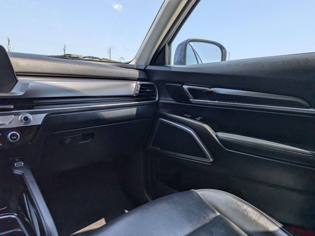 Used 2025 Kia Telluride S FWD image 18