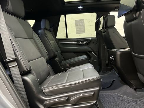 Used 2021 GMC Yukon Denali w/ Denali Premium Package image 10