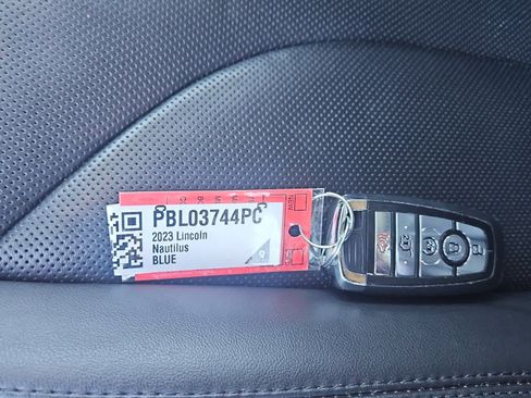 Used 2023 Lincoln Nautilus Reserve w/ Luxury Package image 20