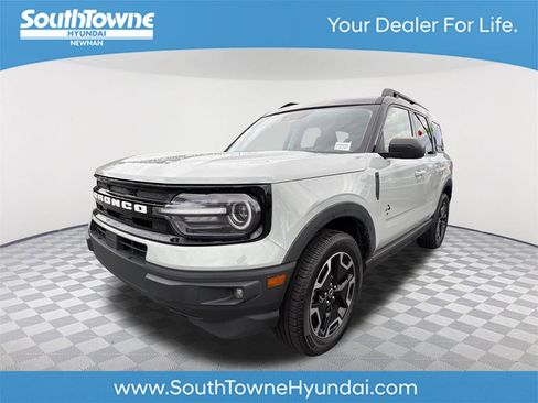 Used 2022 Ford Bronco Sport Outer Banks w/ Tech Package image 1