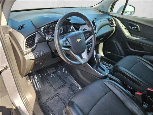 Used 2020 Chevrolet Trax LT w/ Driver Confidence Package FWD image 10
