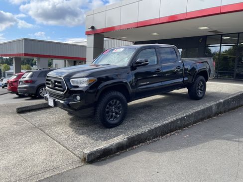 Certified 2023 Toyota Tacoma SR5 AWD/4WD image 4