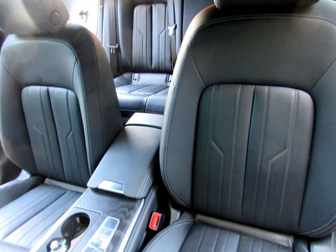 Used 2023 Audi A6 Premium Plus image 16