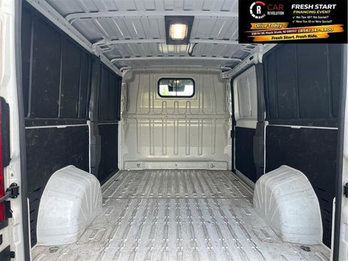 Used 2025 RAM ProMaster 2500 w/ Convenience Group FWD image 7