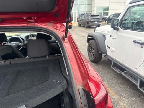 Used 2022 Hyundai Kona SEL w/ Cargo Package AWD/4WD image 12