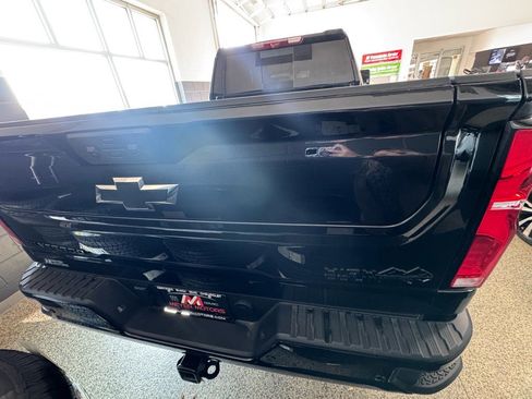 Used 2025 Chevrolet Silverado 3500 High Country w/ Midnight Edition image 6