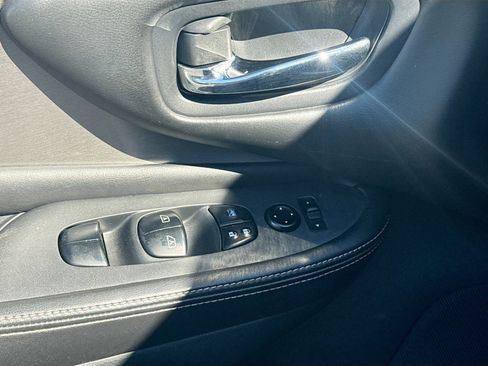 Used 2020 Nissan Murano SV FWD image 17
