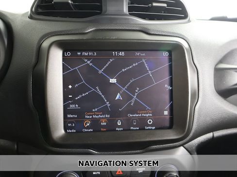 Used 2022 Jeep Renegade Latitude AWD/4WD image 3
