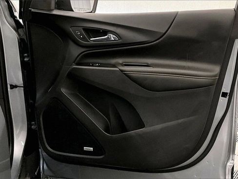 Used 2024 Chevrolet Equinox Premier image 18