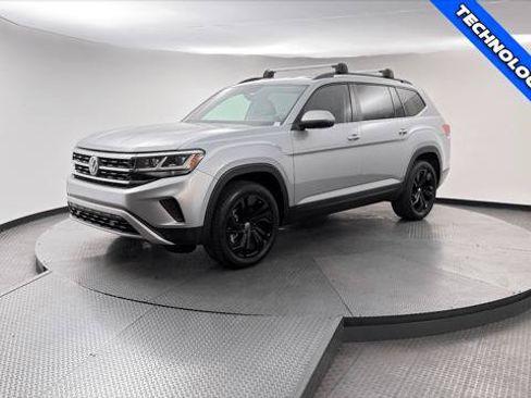 Used 2023 Volkswagen Atlas SE w/ Black Wheel Package FWD image 2