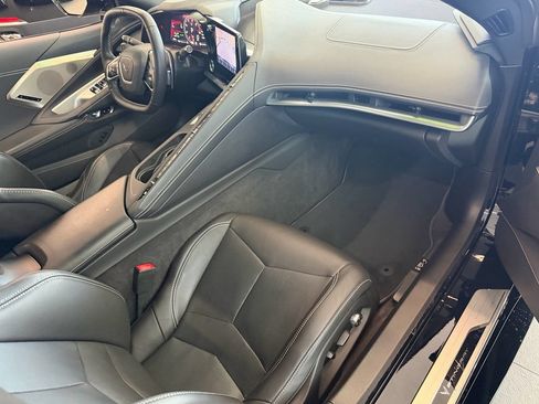 Used 2023 Chevrolet Corvette Stingray Preferred Conv w/ Z51 Performance Package RWD image 14