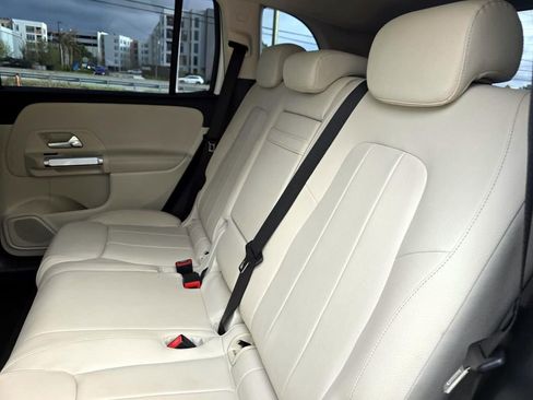 Used 2020 Mercedes-Benz GLB 250 image 28