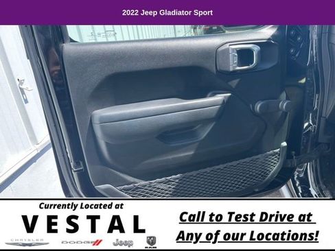 Used 2022 Jeep Gladiator Sport image 9
