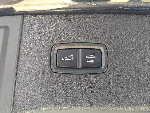 Used 2025 Porsche Cayenne image 18