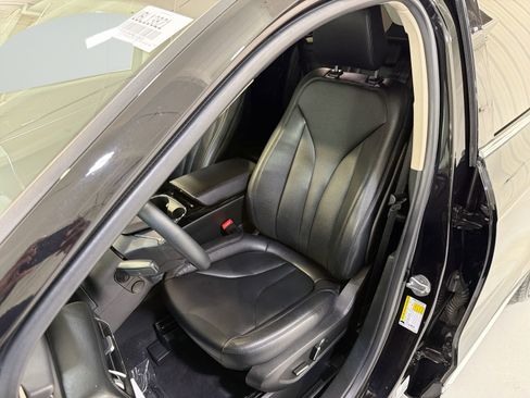 Used 2023 Lincoln Nautilus FWD w/ Premium Package image 10