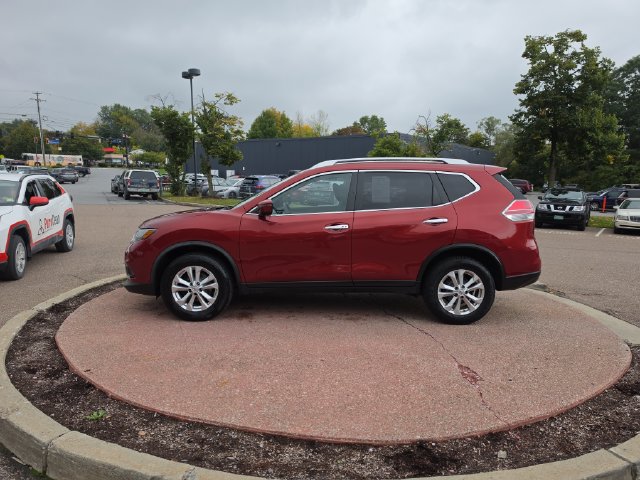 Used 2016 Nissan Rogue SV AWD/4WD image 2