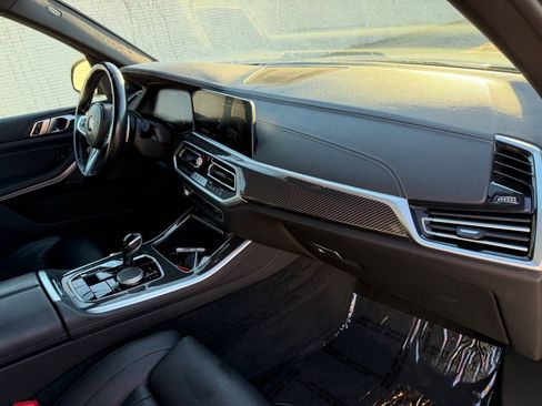 Used 2022 BMW X5 M50i w/ Premium Package image 18