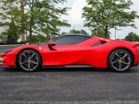 Used 2022 Ferrari SF90 Stradale AWD/4WD image 10